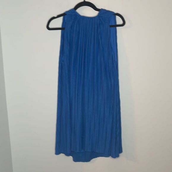 COPY - Pleated cape dress - Picture 10 of 11